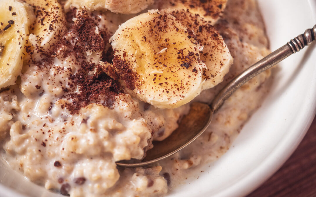 recette sportive : le porridge banane cacao